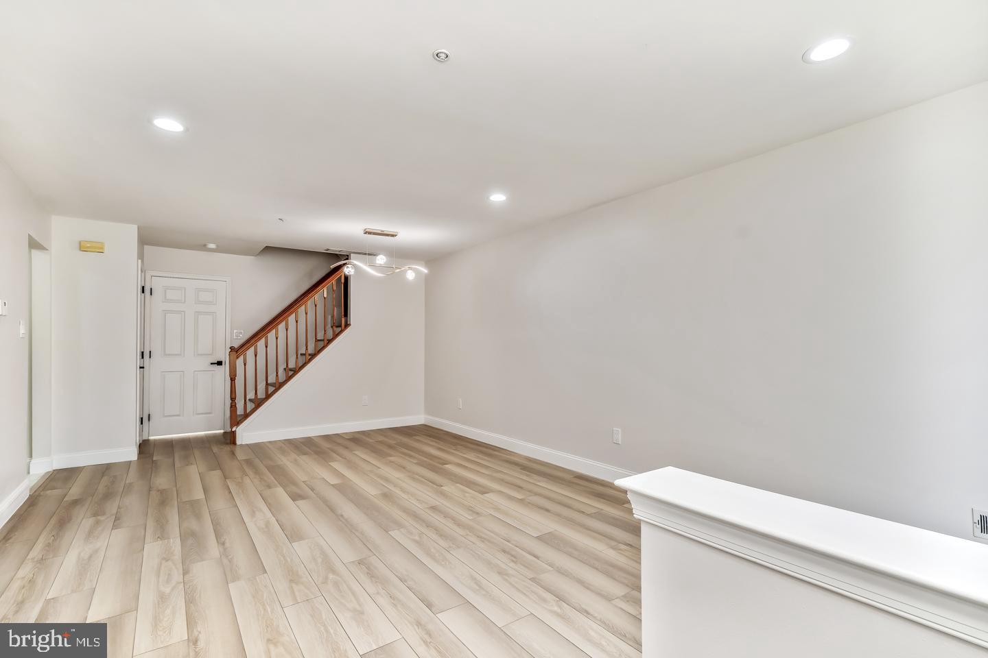 2607 BEACON HILL DRIVE