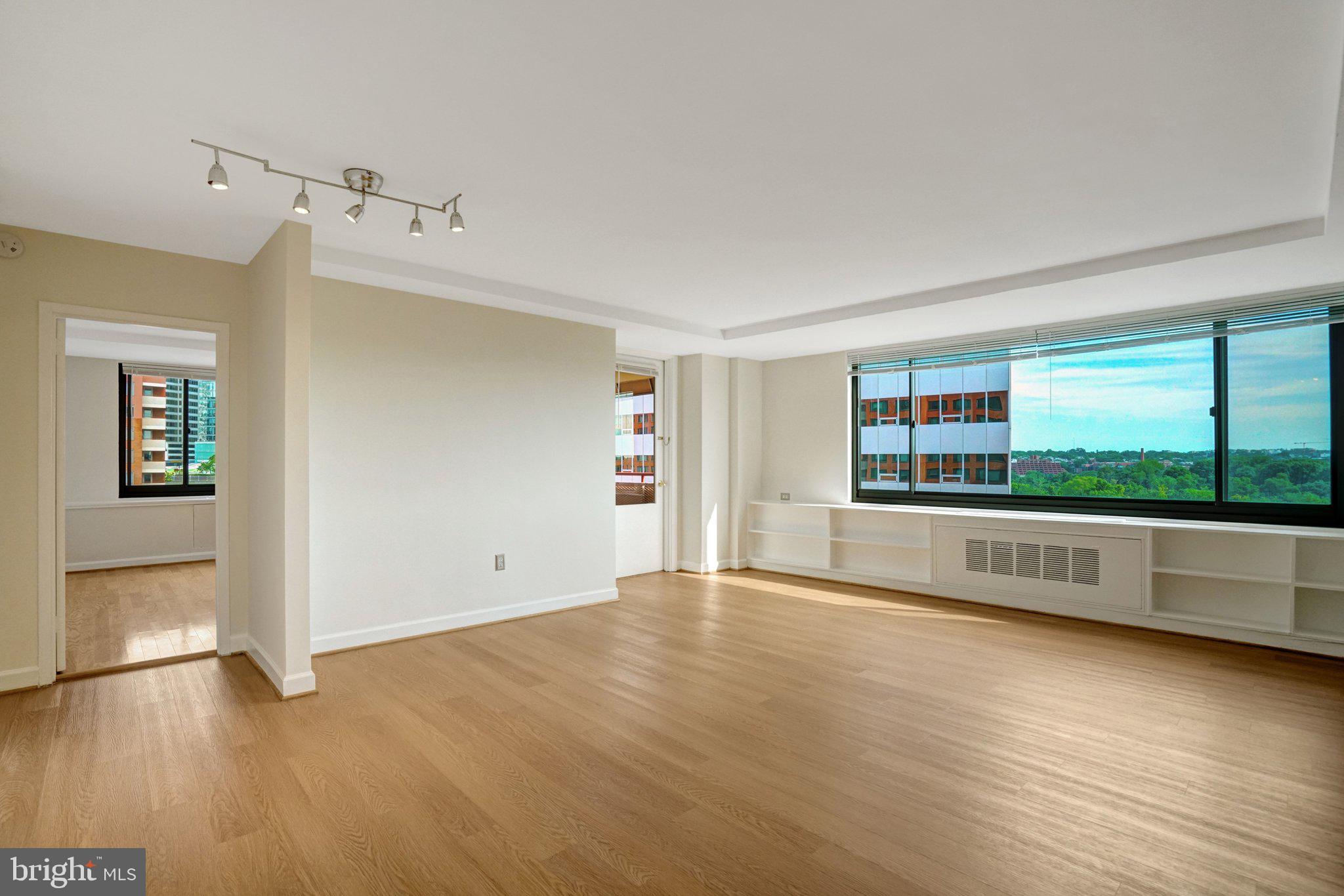 1021 ARLINGTON BOULEVARD 818