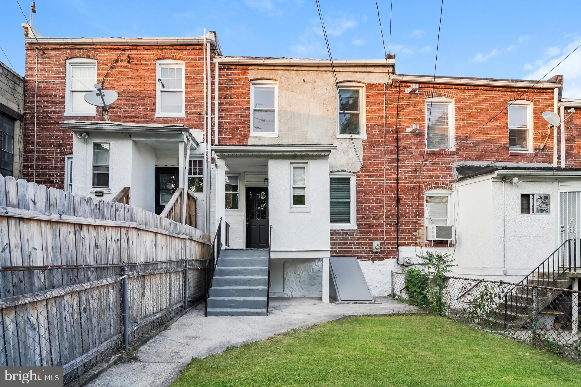 GARDENVILLE - Residential Lease