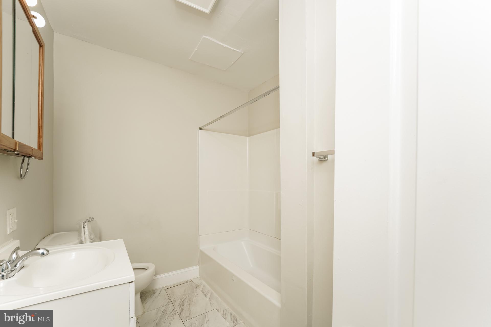 GARDENVILLE - Residential Lease