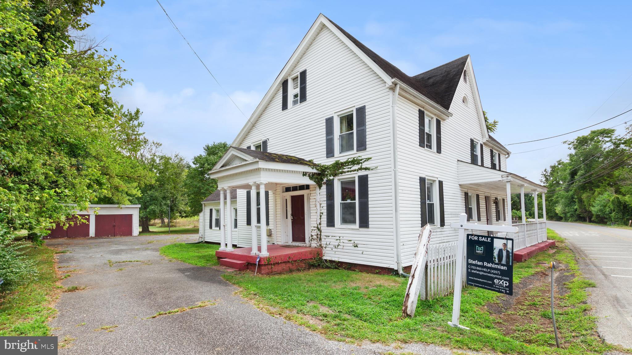 2207 FLORAL PARK ROAD