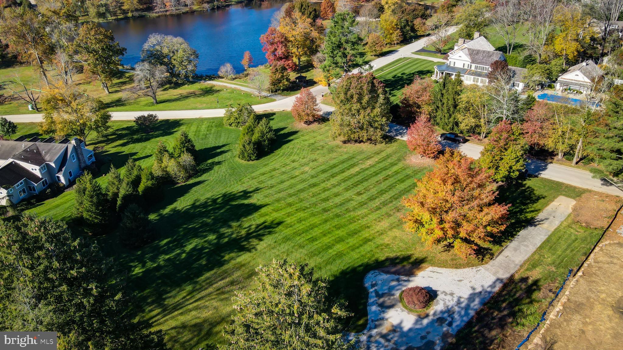 LEOPARD LAKES - Land