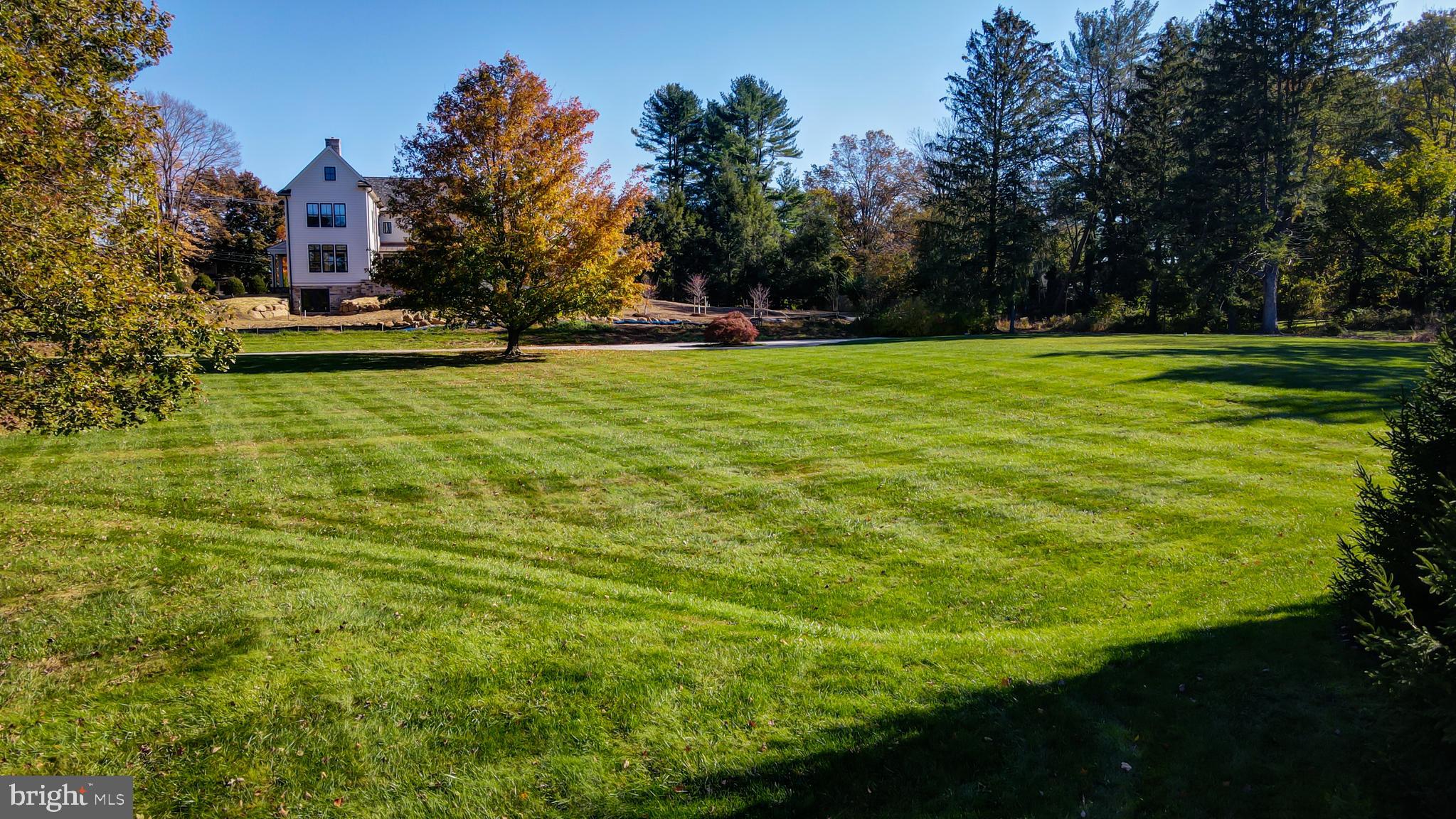 LEOPARD LAKES - Land