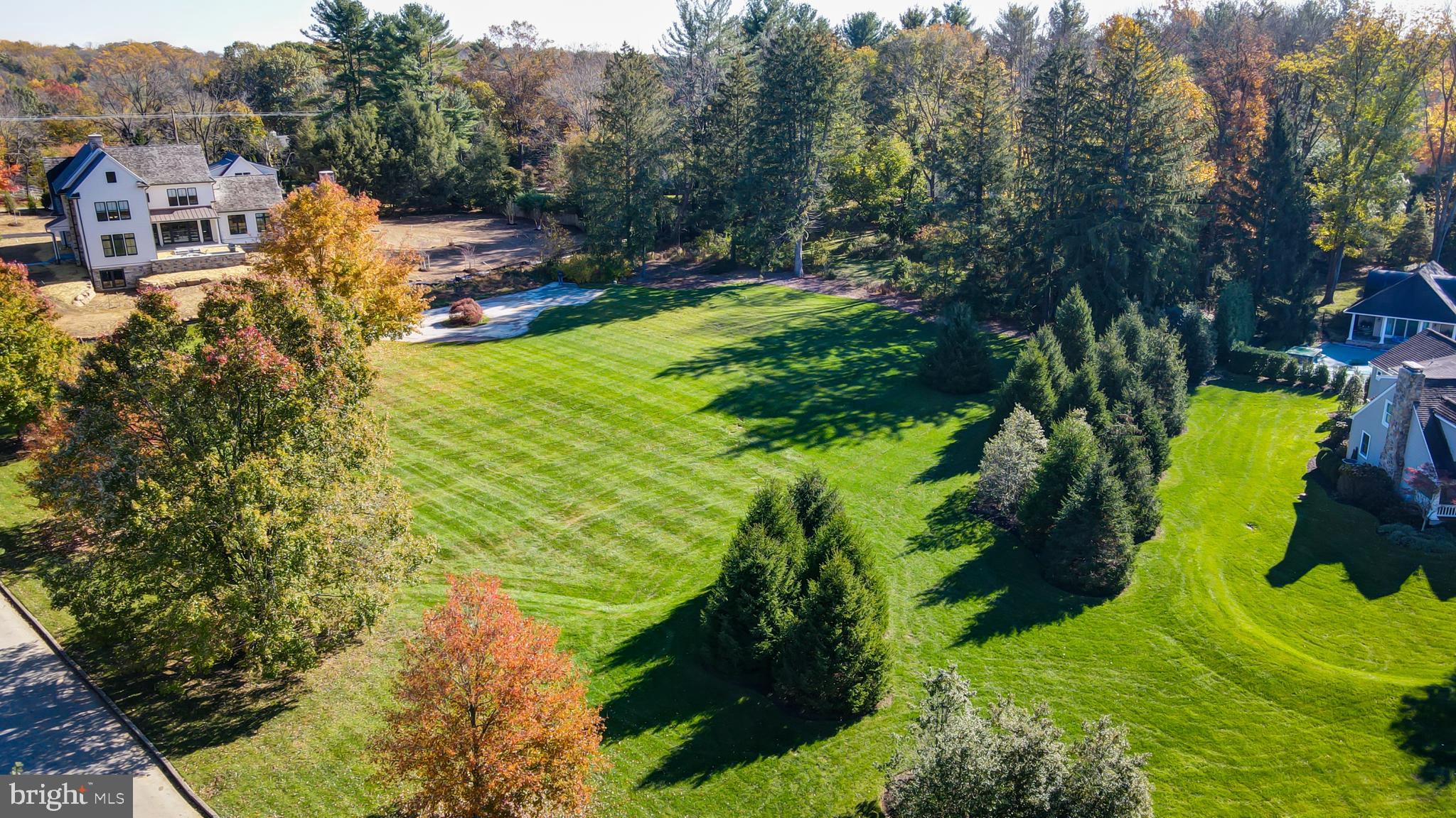 LEOPARD LAKES - Land