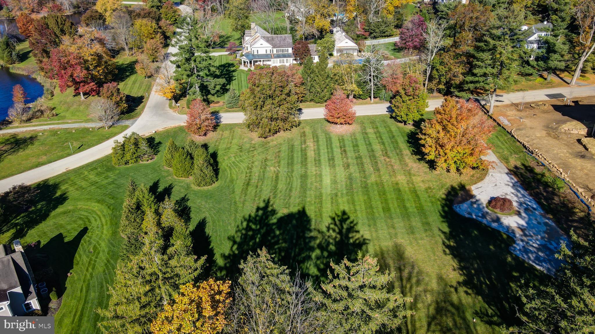 LEOPARD LAKES - Land