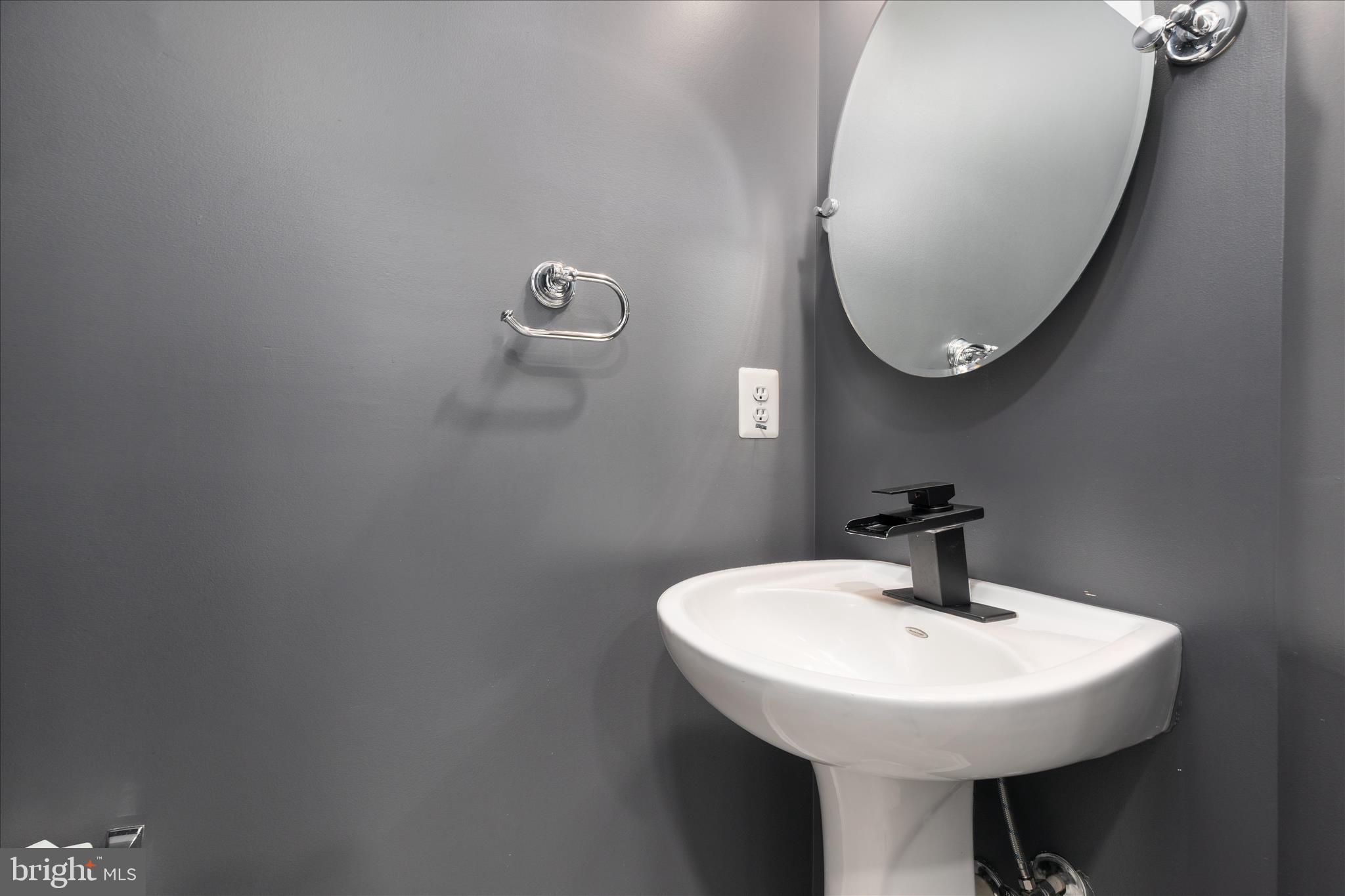 THE TOWNES AT VILLAGE PLACE - Residential