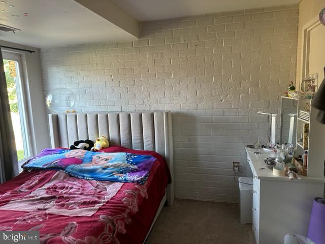 CENTER COURT - Residential