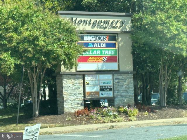 CENTER COURT - Residential