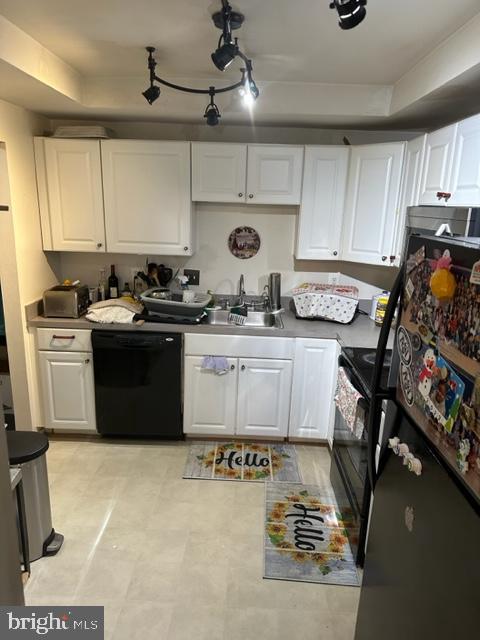 CENTER COURT - Residential