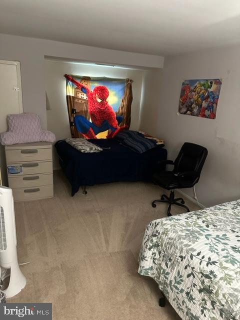 CENTER COURT - Residential