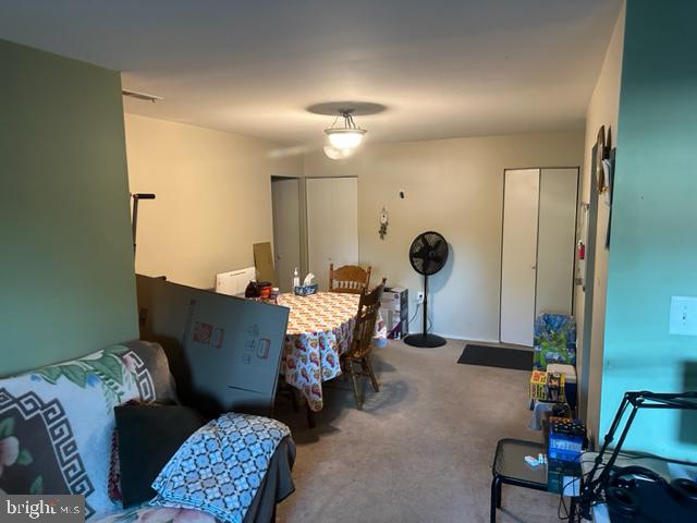 CENTER COURT - Residential