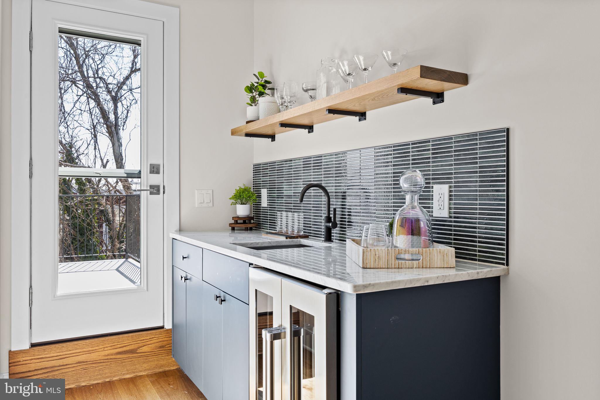 SQUIRREL HILL - Residential