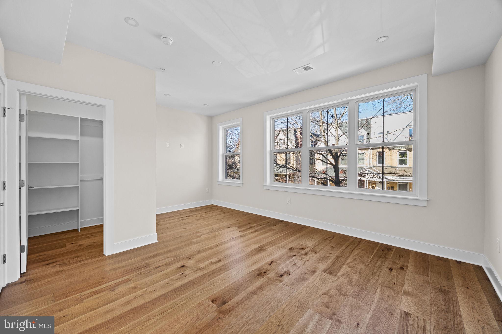 SQUIRREL HILL - Residential