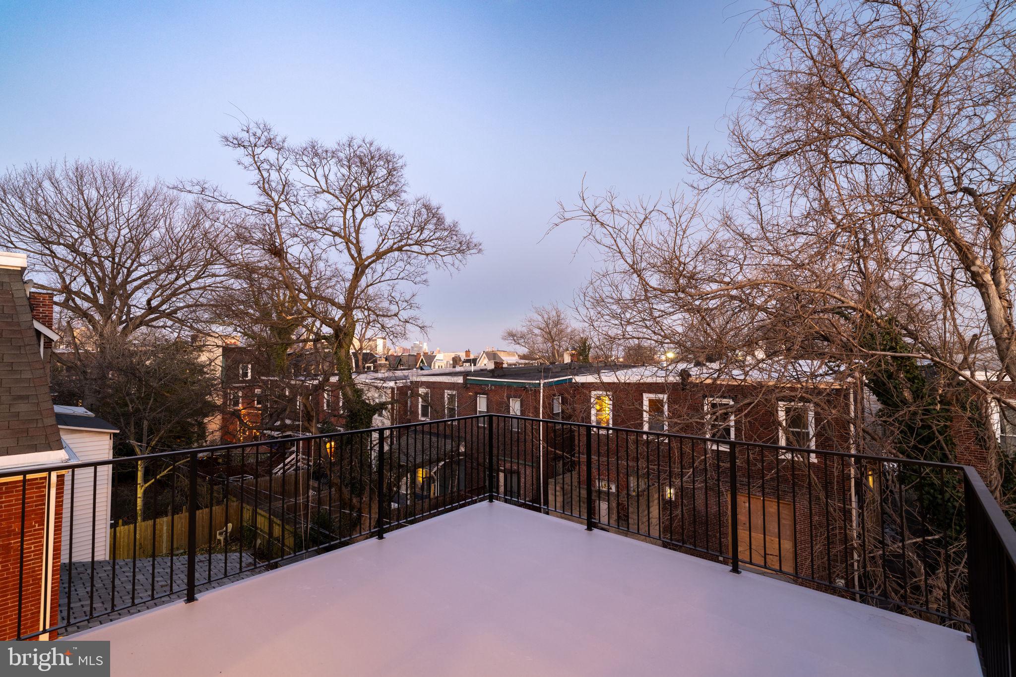 SQUIRREL HILL - Residential