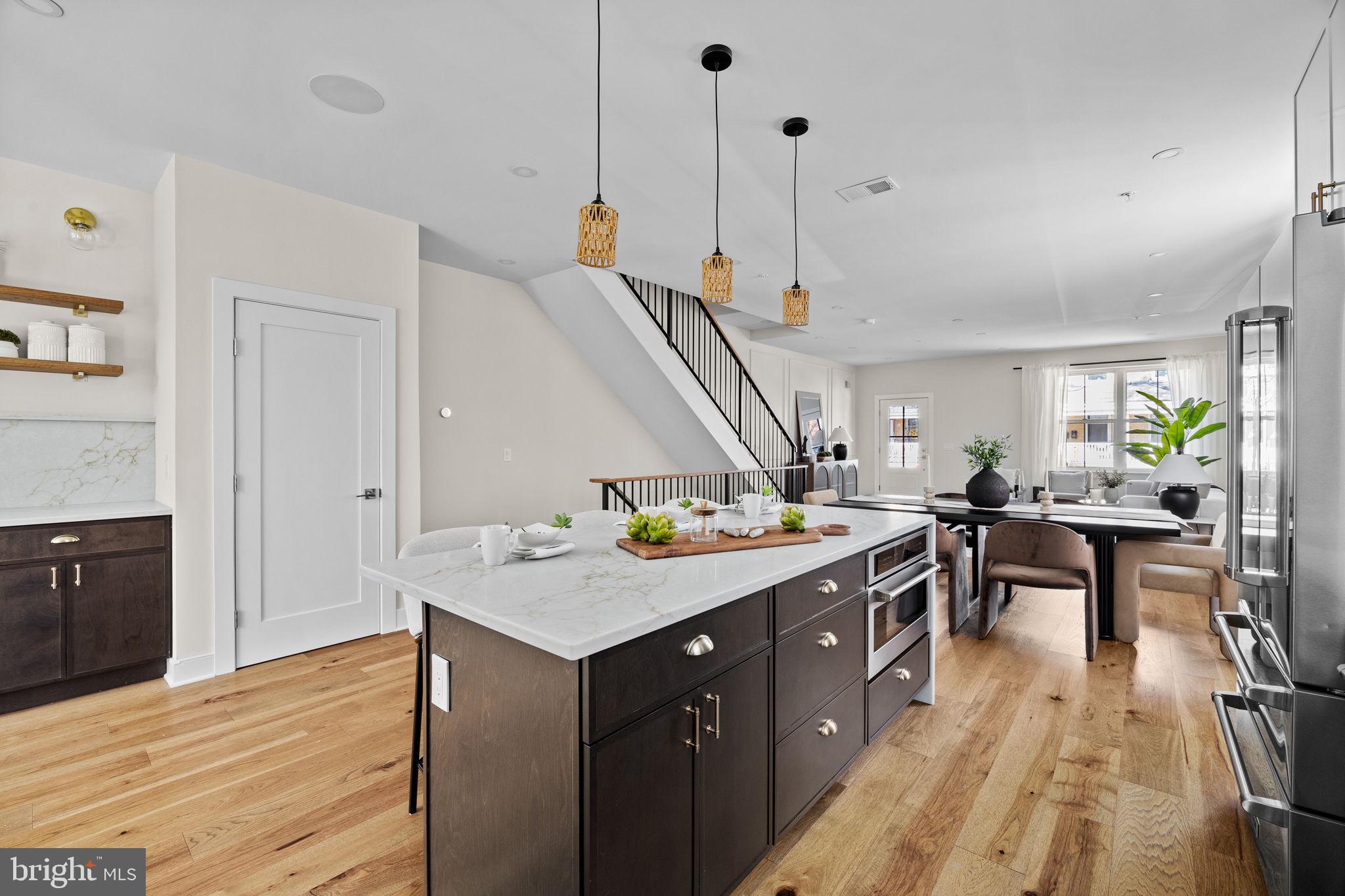 SQUIRREL HILL - Residential