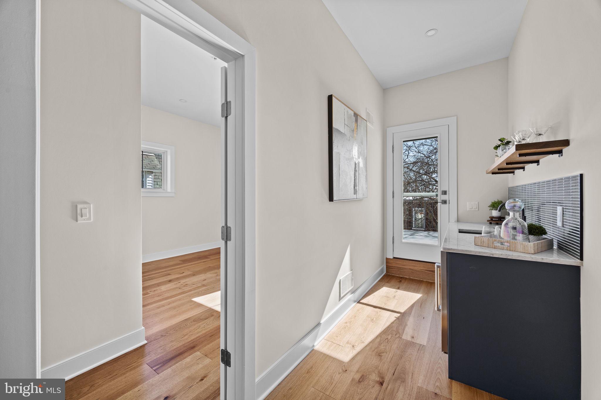 SQUIRREL HILL - Residential