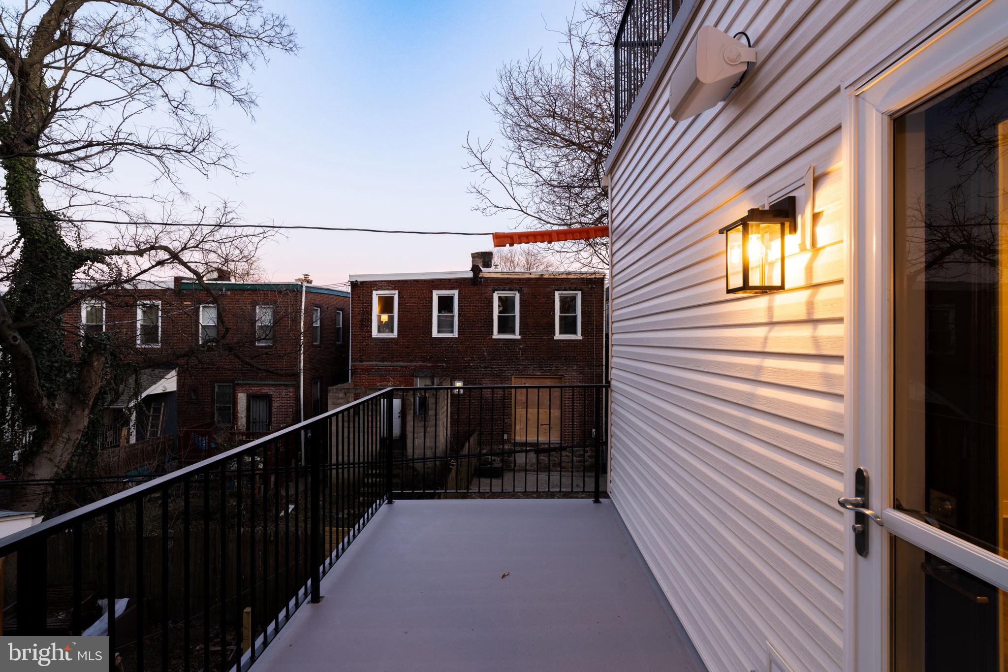 SQUIRREL HILL - Residential