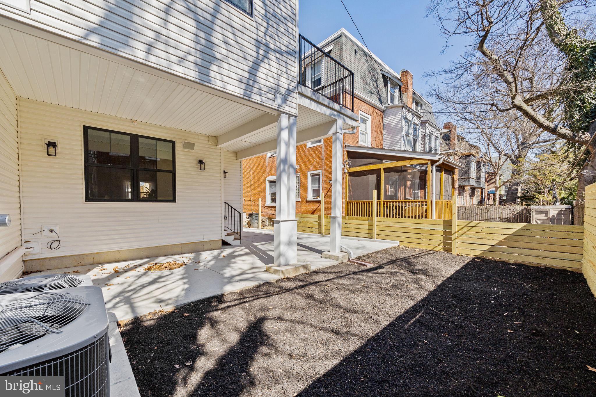 SQUIRREL HILL - Residential