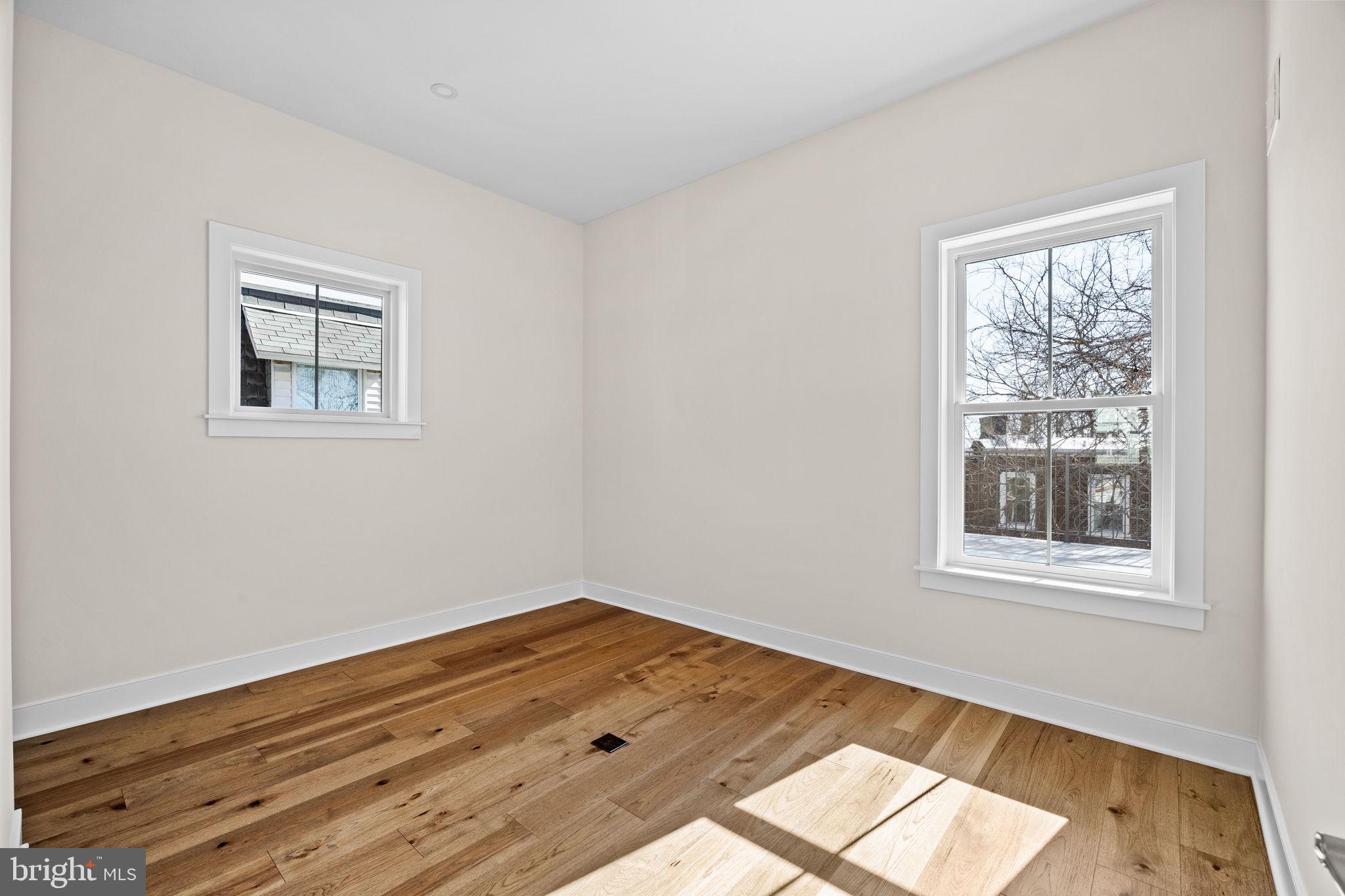 SQUIRREL HILL - Residential