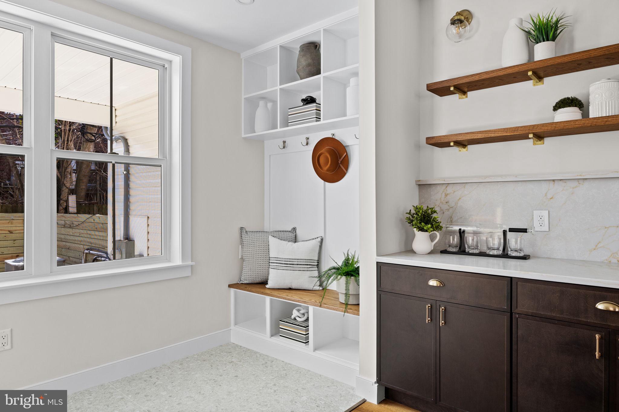 SQUIRREL HILL - Residential