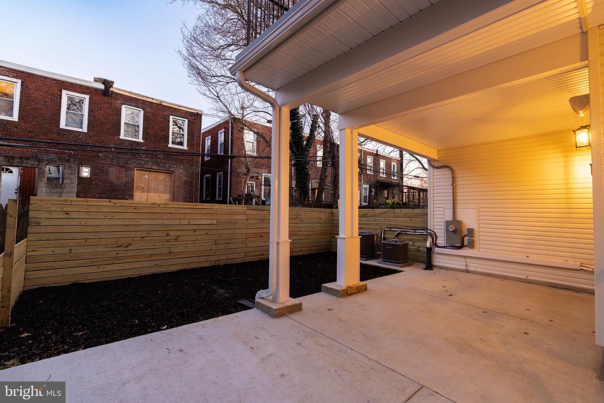 SQUIRREL HILL - Residential