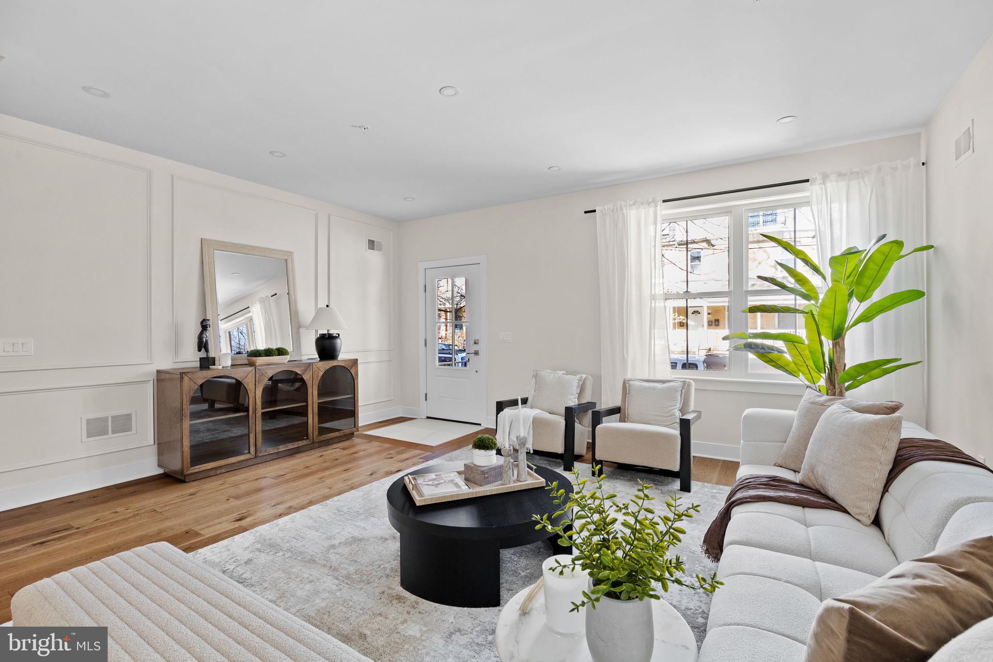 SQUIRREL HILL - Residential