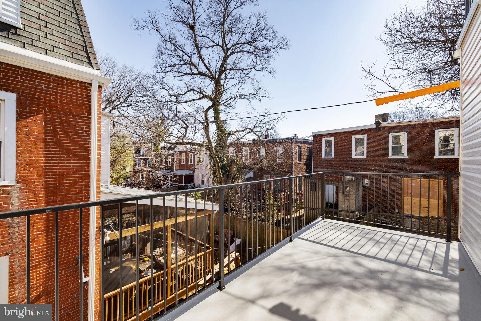 SQUIRREL HILL - Residential