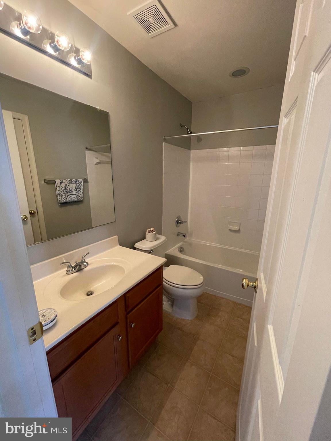 BERKELEY RIDGE - Residential Lease