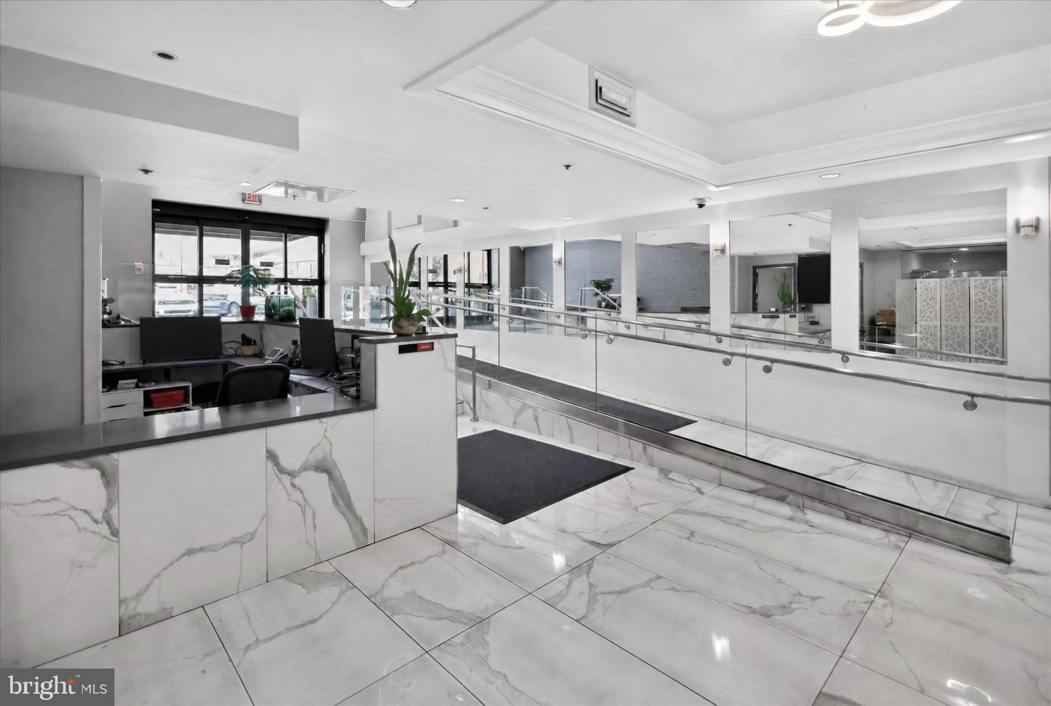 200 LOMBARD STREET 821