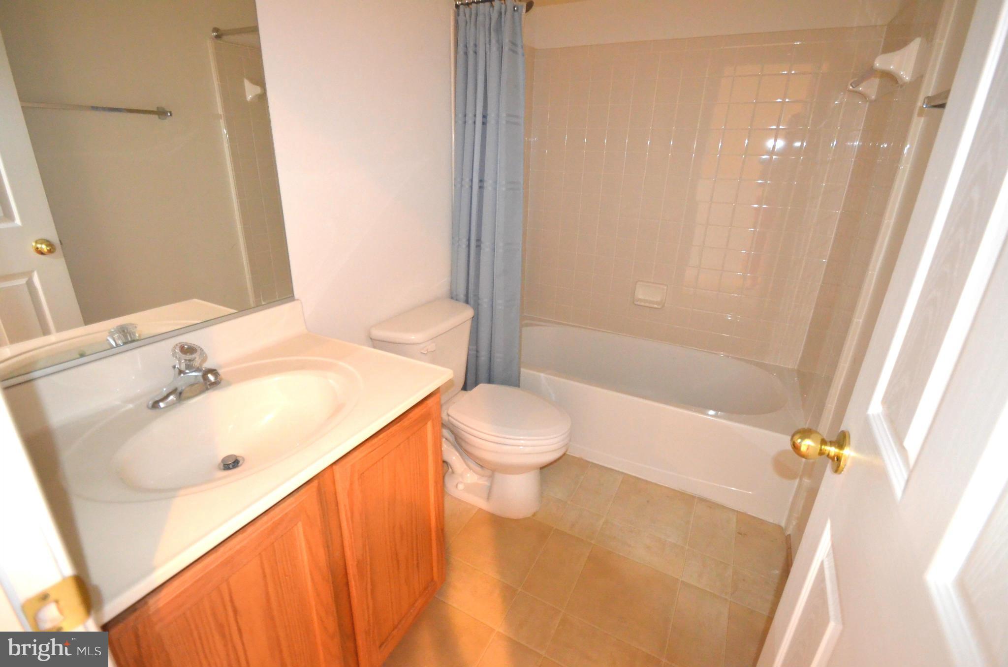 ALBEMARLE SQUARE - Residential Lease