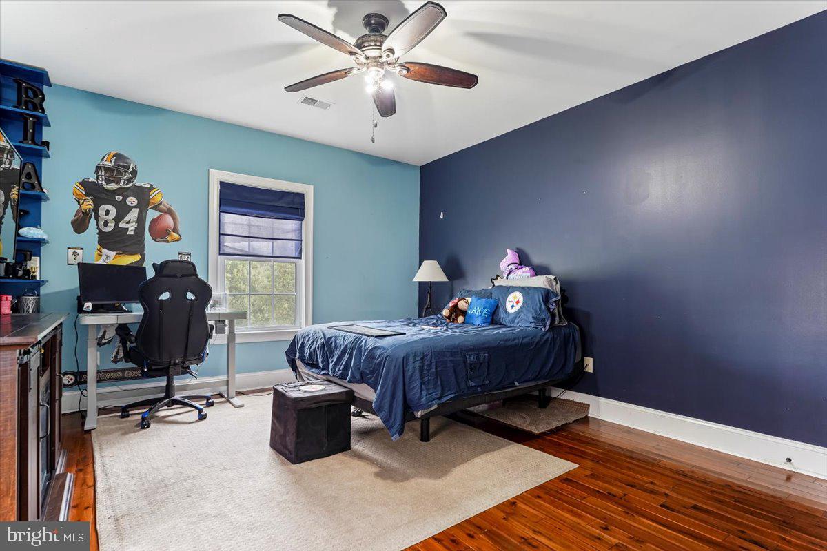 PONDVIEW - Residential