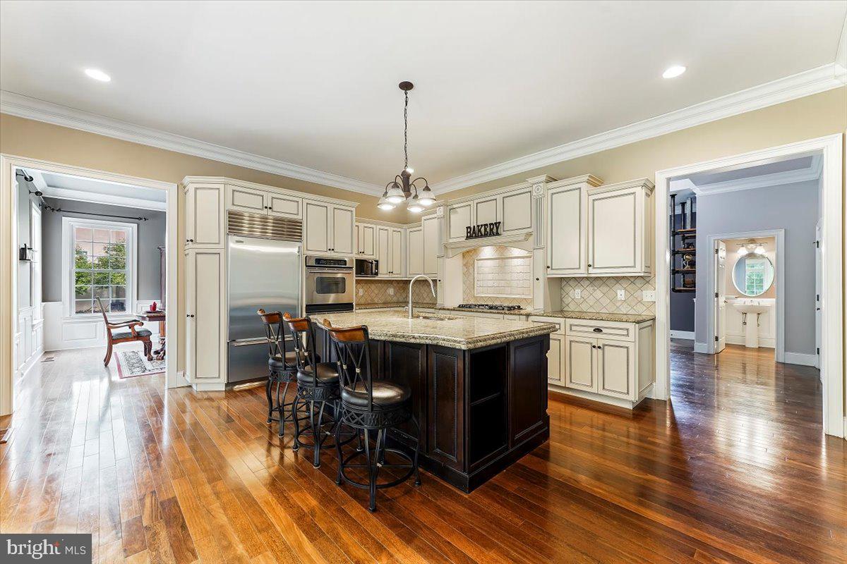 PONDVIEW - Residential