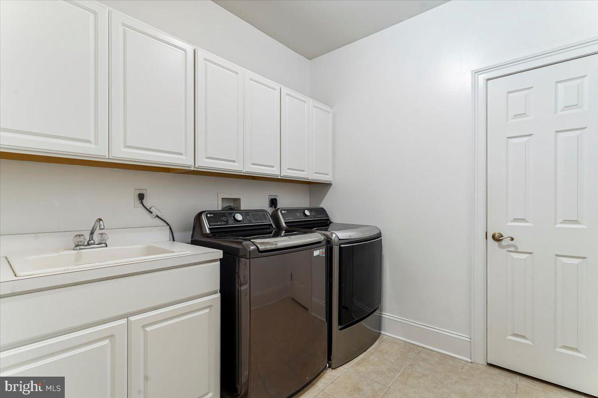 PONDVIEW - Residential