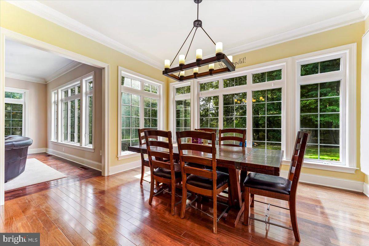 PONDVIEW - Residential