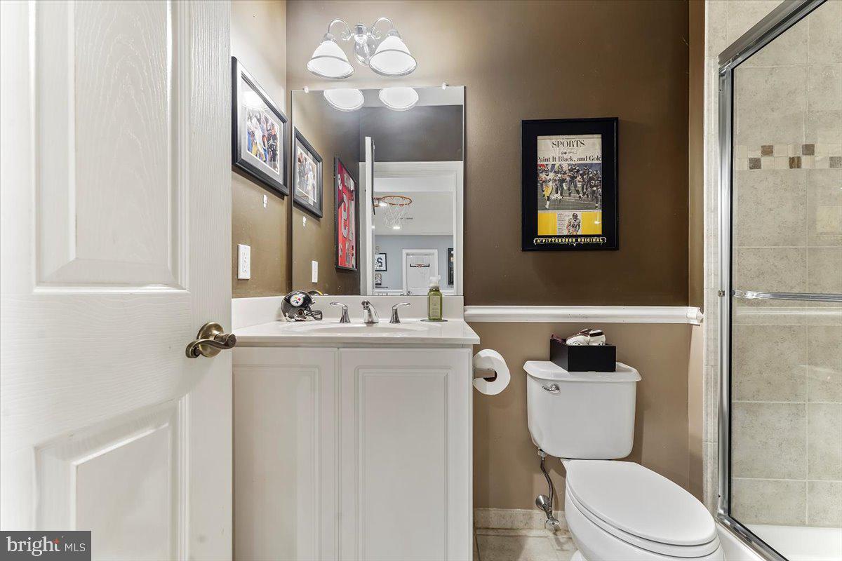 PONDVIEW - Residential