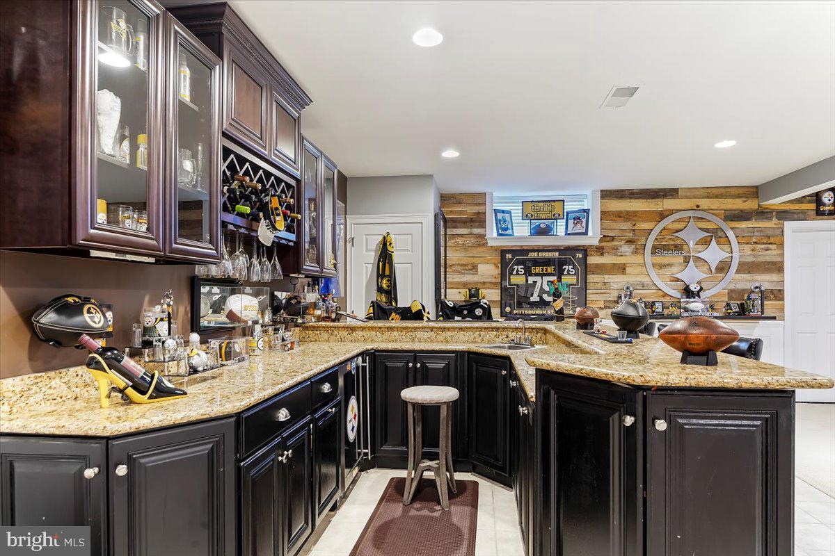 PONDVIEW - Residential