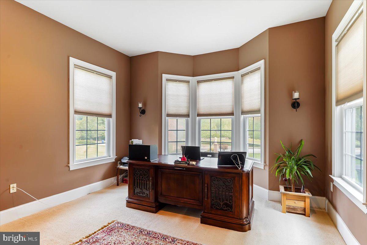 PONDVIEW - Residential