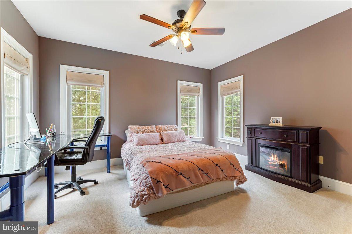 PONDVIEW - Residential