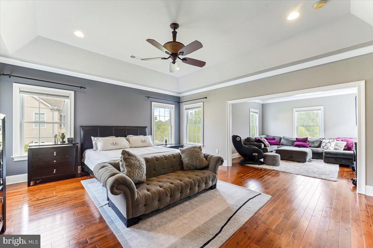 PONDVIEW - Residential