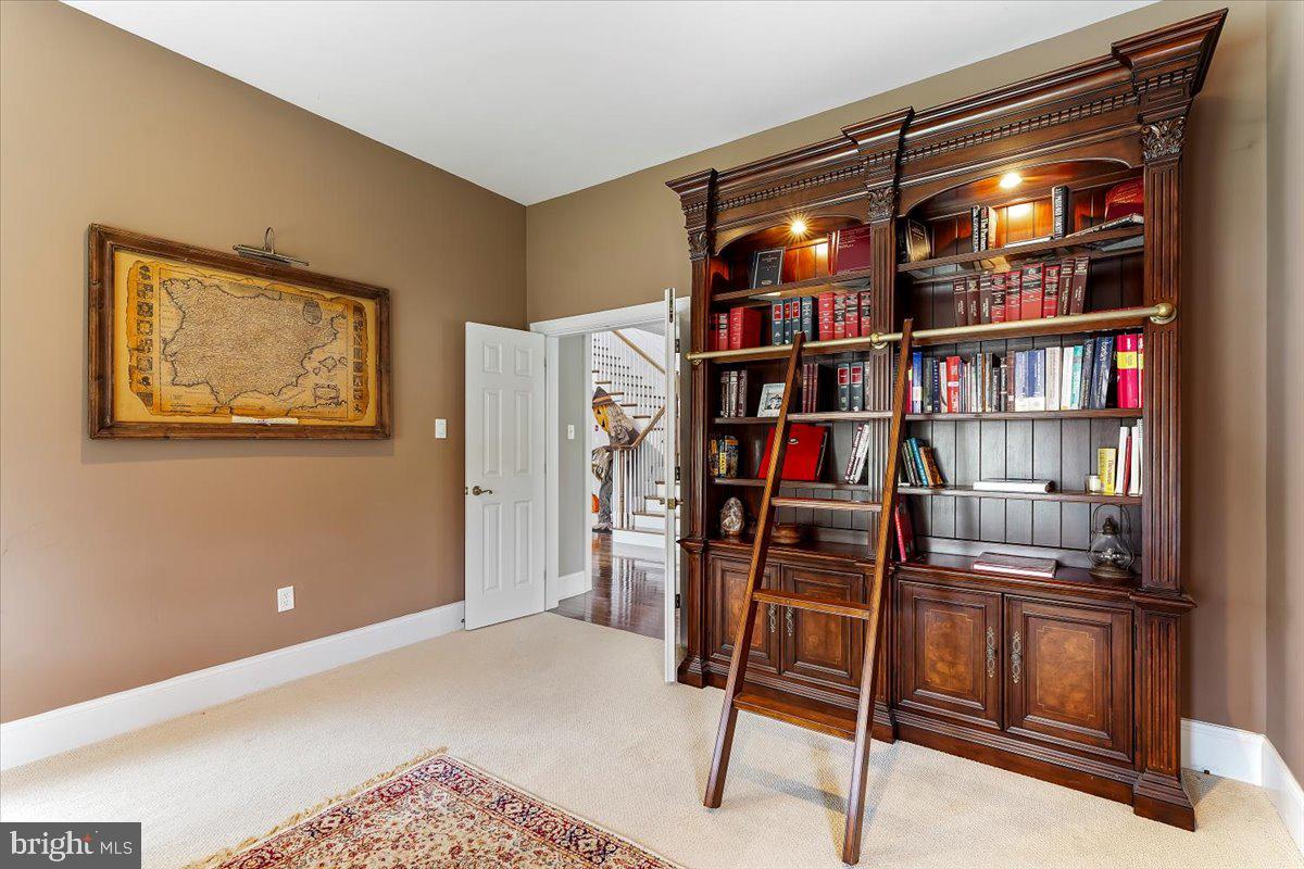 PONDVIEW - Residential