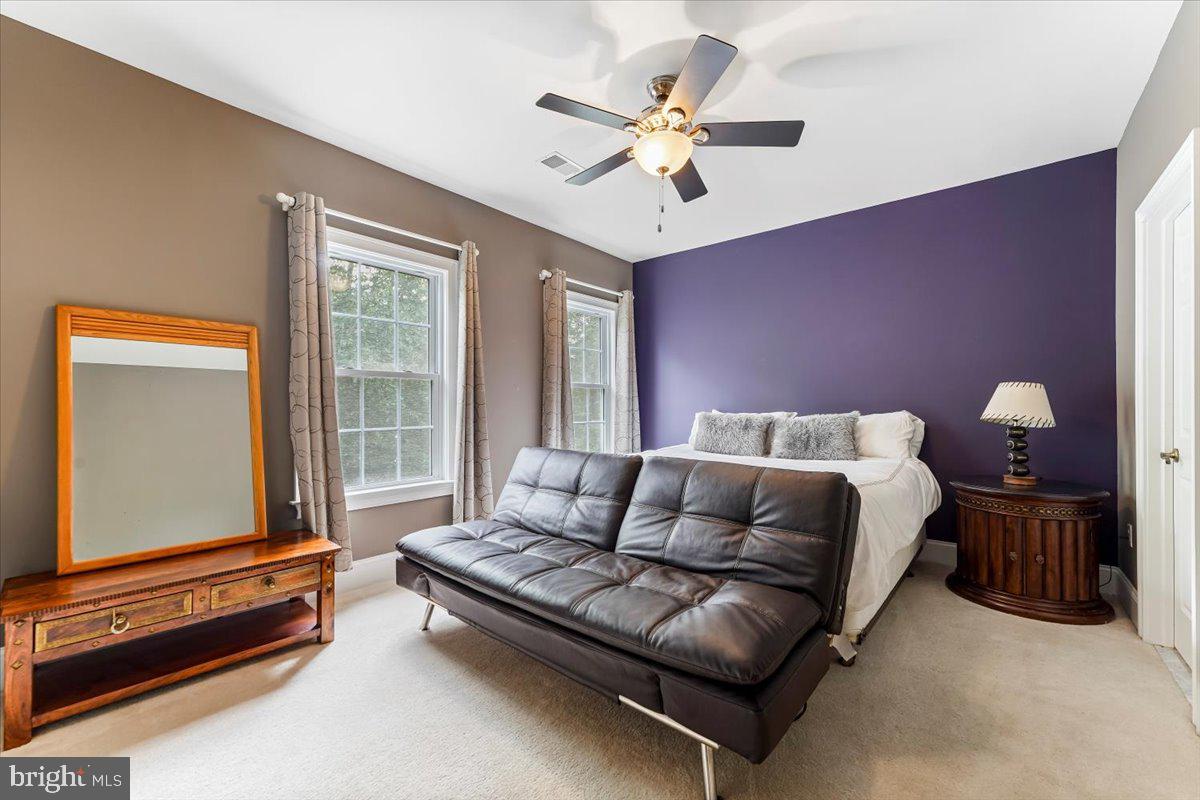 PONDVIEW - Residential