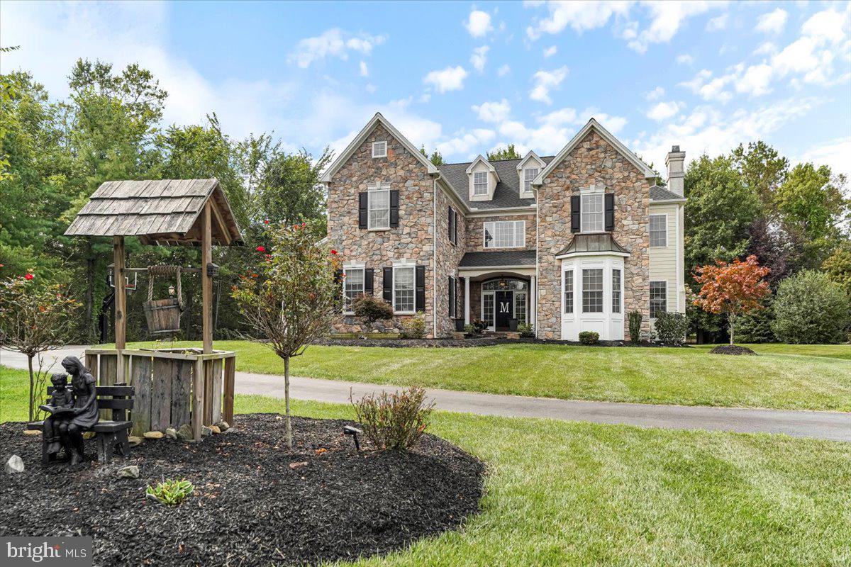 PONDVIEW - Residential