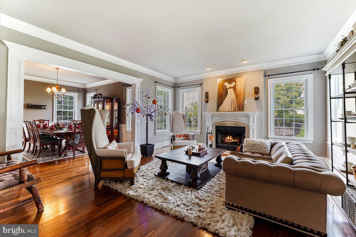 PONDVIEW - Residential