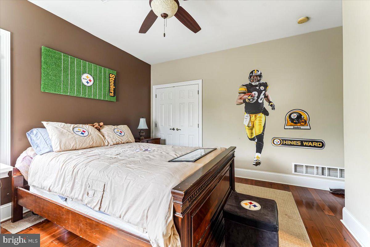 PONDVIEW - Residential