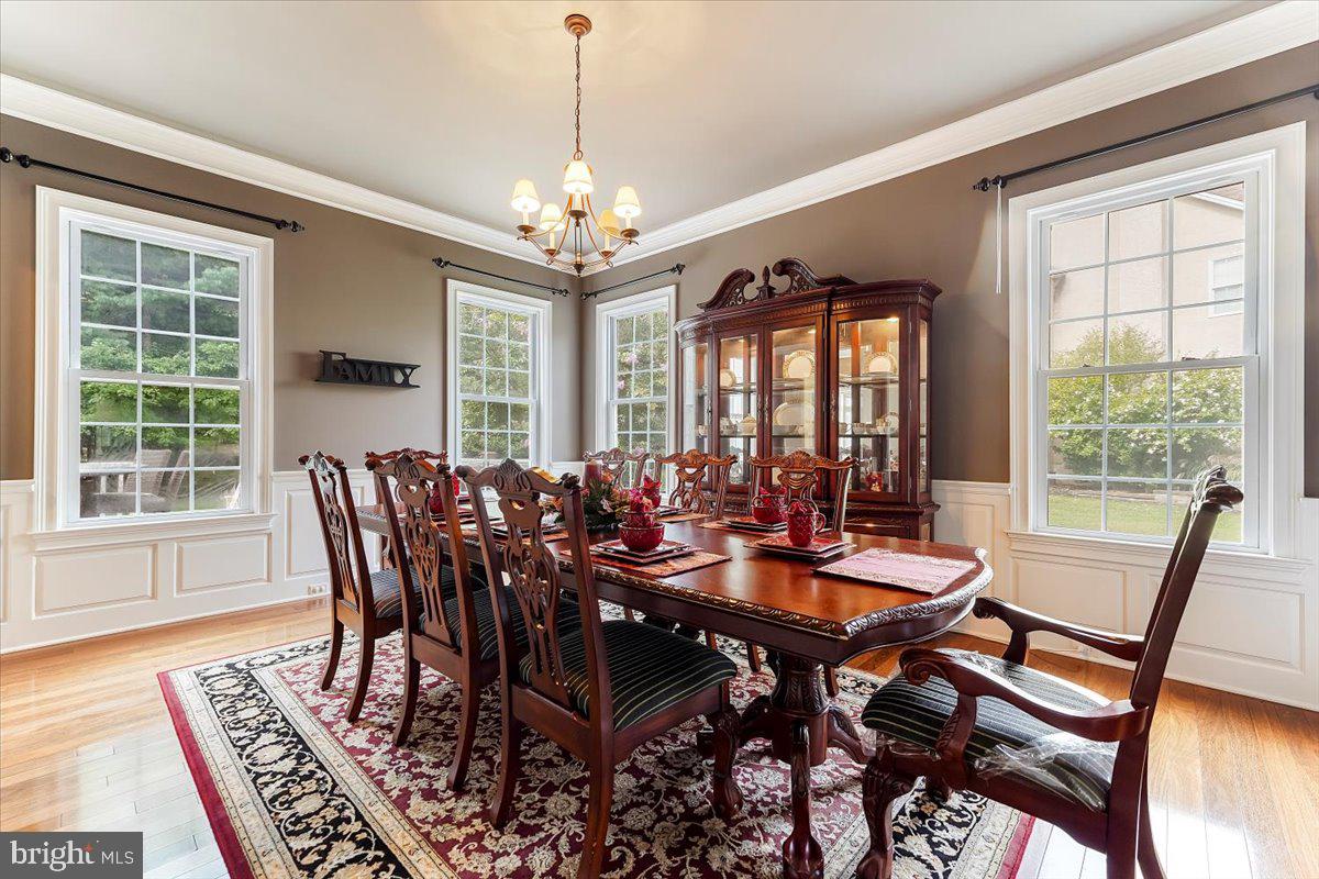 PONDVIEW - Residential