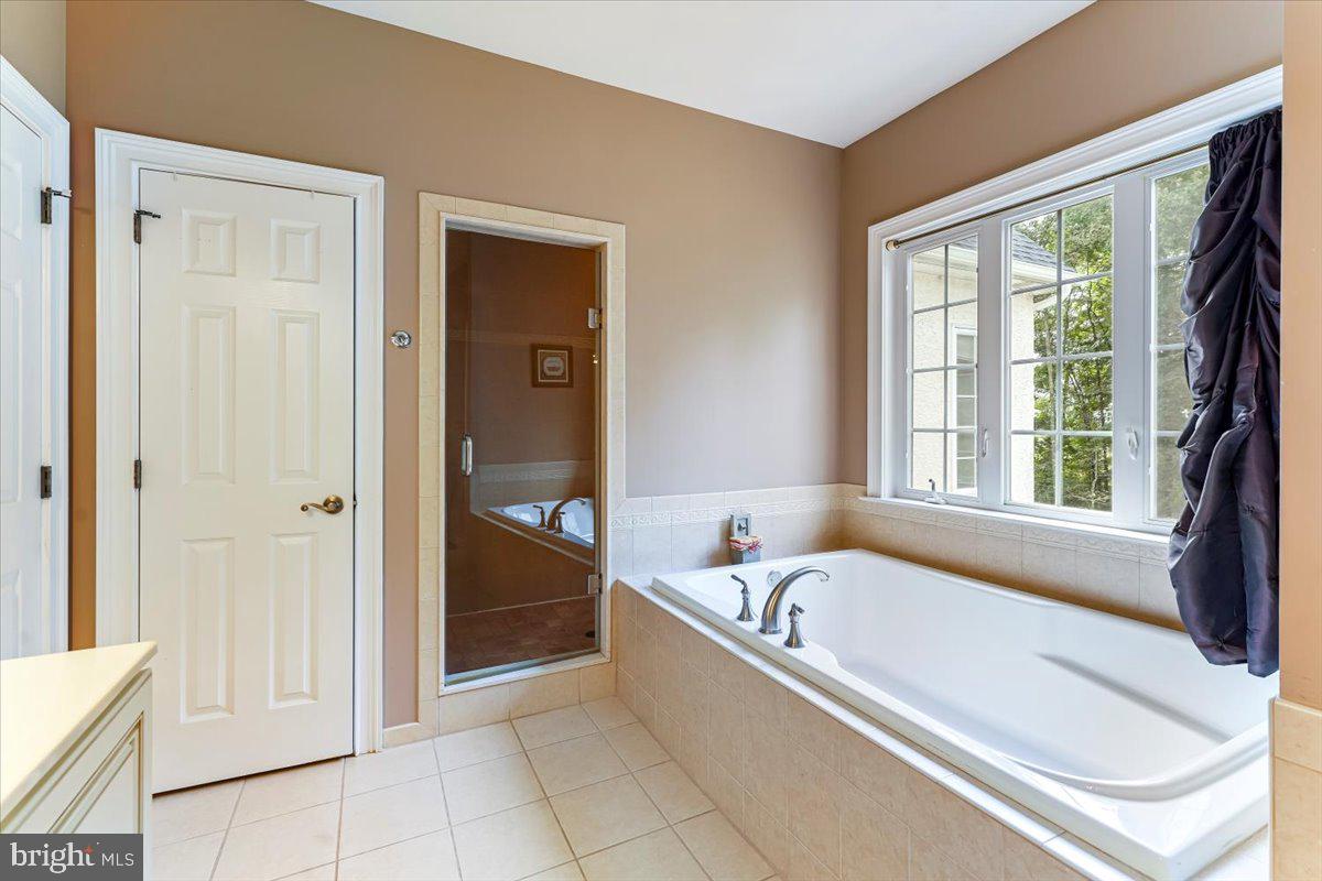 PONDVIEW - Residential