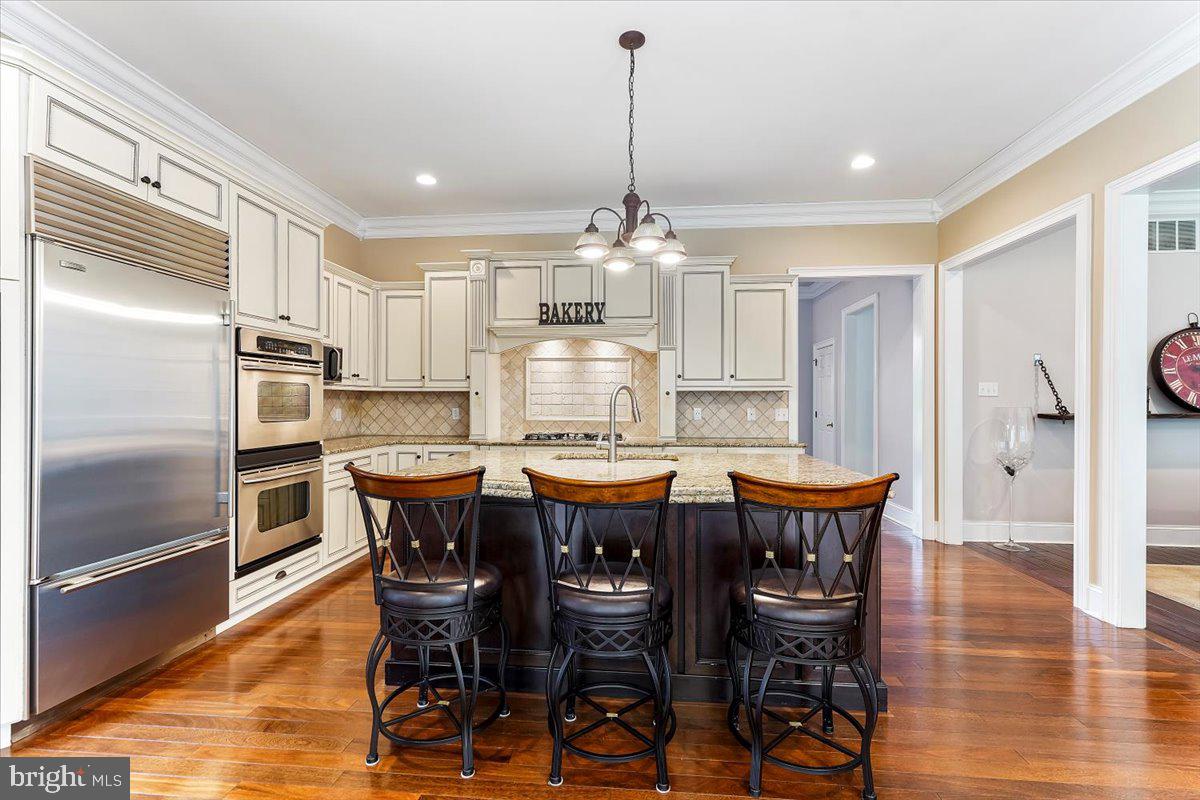 PONDVIEW - Residential