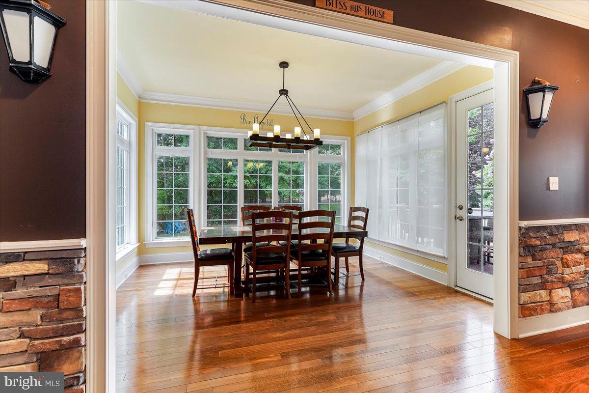 PONDVIEW - Residential