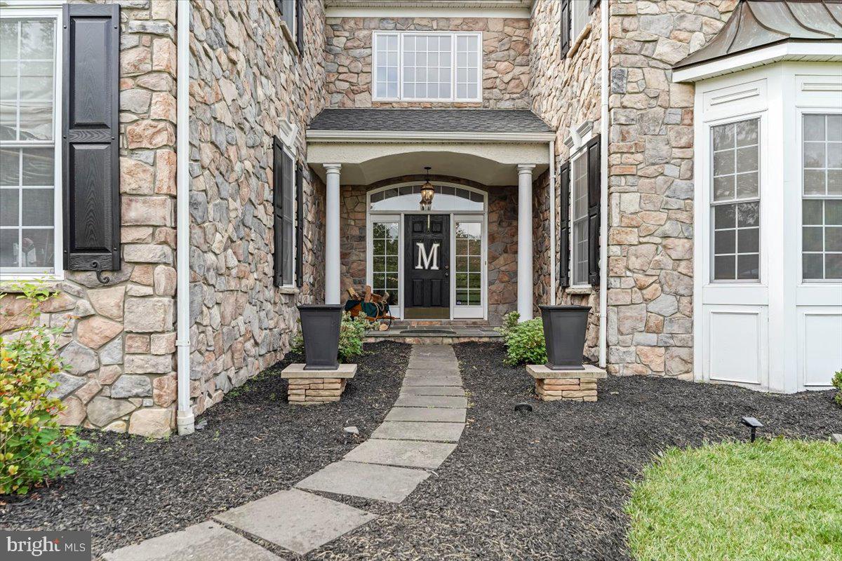 PONDVIEW - Residential