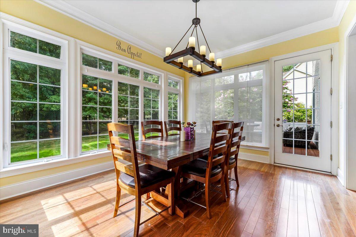 PONDVIEW - Residential